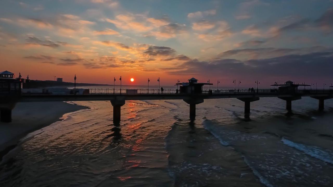 Aquamarina Prima 100 By Renters Apartment Miedzyzdroje Bagian luar foto