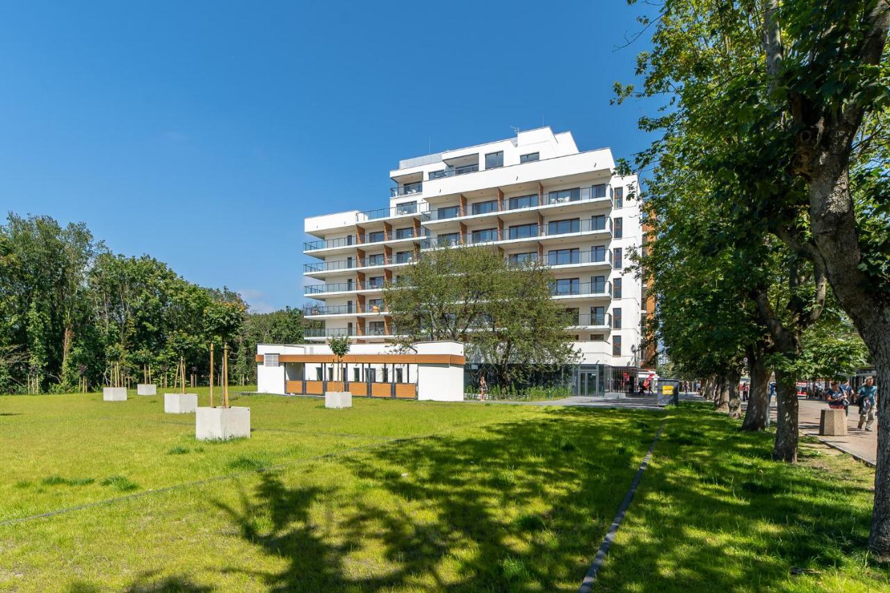 Aquamarina Prima 100 By Renters Apartment Miedzyzdroje Bagian luar foto