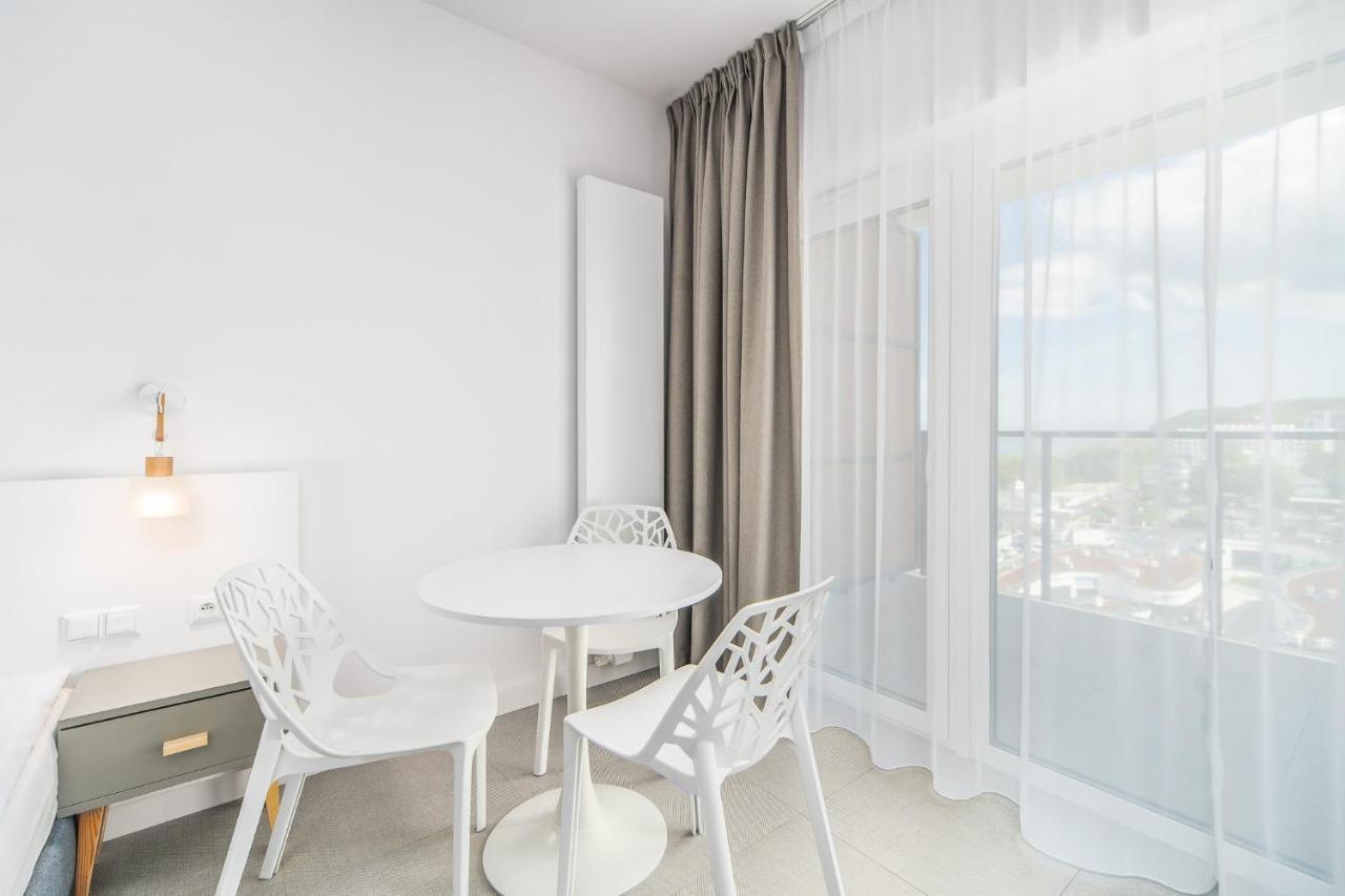 Aquamarina Prima 100 By Renters Apartment Miedzyzdroje Bagian luar foto